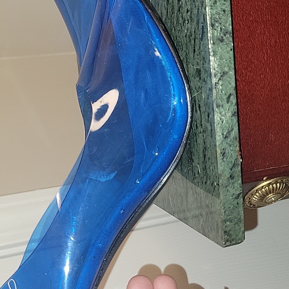 Cape Robin Blue Transparent Stilletos - Picture 7 of 16